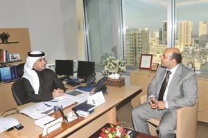 السميط متحدثا للزميل احمد يوسف	متين غوزال﻿
