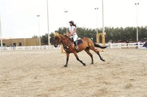 احدى المتسابقات خلال العرض سعود سالم
