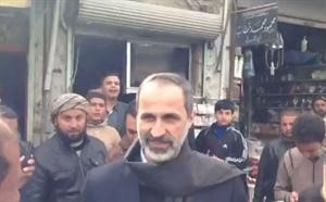 معاذ الخطيب لدى زيارته لريف حلب امس افپ