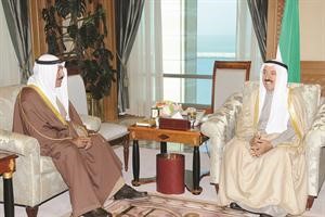 صاحب السمو الامير الشيخ صباح الاحمد خلال لقائه الشيخ جابر العبدالله﻿