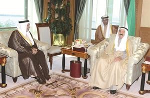صاحب السمو الامير مستقبلا السفير الشيخ خليفة بن حمد﻿