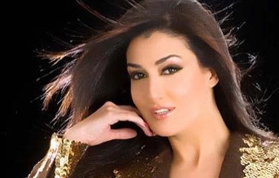 غادة تزوّجت سراً… وابنتها غاضبة