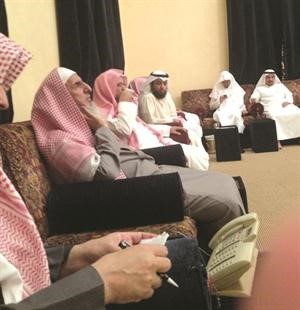 المفتي العام في المملكة العربية السعودية عبدالعزيز ال الشيخ ويبدو بجواره الزميل ضاري المطيري