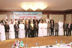 الشيخ سلمان الحمود مع رؤساء الوفود العربية﻿