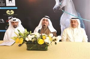 الشيخ دعلي الناصر العلي متحدثا لوسائل الاعلام والى جانبه عبدالله البريهي وخالد الفهد	سعود سالم﻿