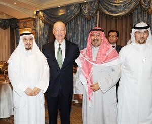 الشيخ دمحمد الصباح مرحبا بوزير الخارجية الاميركي الاسبق جيمس بيكر فريال حماد
