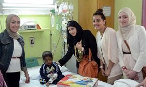 زيارة احد الاطفال