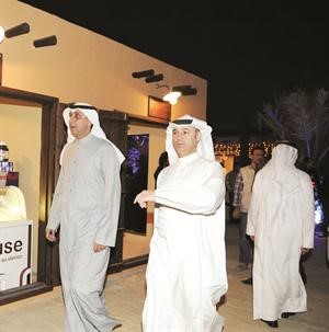 فيصل الجزاف وجولة في القرية