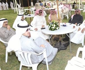 من الحضور في عزايز﻿