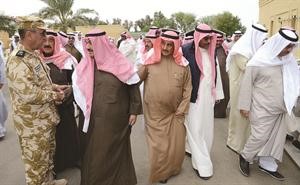 سمو الشيخ ناصر المحمد والشيخ دابراهيم الدعيج والشيخ دسالم الجابر لدى وصولهم﻿