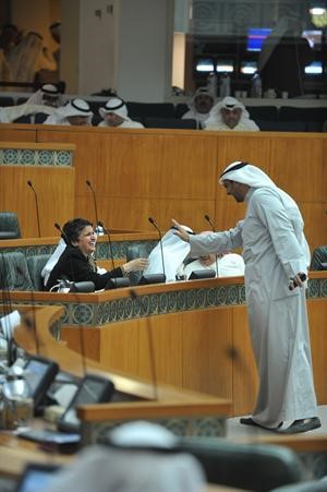  ويهم بالسلام على صفاء الهاشم﻿