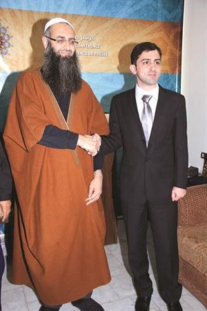 مدير التحرير الزميل محمد الحسيني خلال لقائه الشيخ احمد الاسير