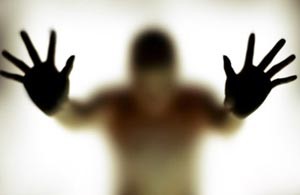 مصرية تجبر زوجها على اغتصاب فتاة انتقاما منها