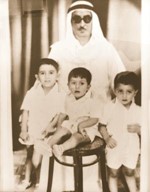 المرحوم سليمان العمر مع اولاده