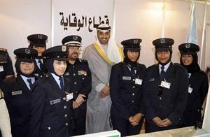 الشيخ محمد العبدالله واللواء يوسف الانصاري وعدد من الاطفائيات ﻿