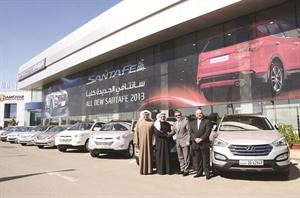 رائد ترجمان المدير العام التنفيذي لشركة شمال الخليج يتوسط عصام الطواري رئيس مجلس ادارة شركة رساميل
وفيصل العويس المدير العام للشركة واشرف قاحوش مدير مبيعات الجملة بشركة شمال الخليج
