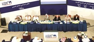 ناصر الساير وابراهيم دبدوب وعصام الصقر وشيخة البحر خلال اجتماع الجمعية العامةمحمد
