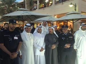 اللواء يوسف الانصاري في الحفل ويبدو الشيخ دعيج الخليفة والزميل هاني الظفيري ﻿