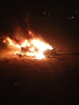 احدى السيارتين الرياضيتين احترقت بعد الحادث﻿