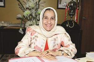 عميدة كلية الاداب حياة الحجي قاسم باشا