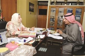 الحجي متحدثة للزميل عبدالله الراكان
