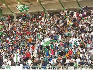 جماهير الزعيم العرباوي تخشى فقدان الزعامة الازرقكوم