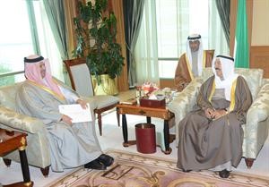 صاحب السمو الامير مستقبلا السفير القطري عبدالعزيز الفهيد