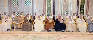 السفراء مساعد الهارون وجابر الدعيج وضرار رزوقي مع بعض الحضور