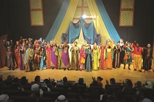 مشهد من مسرحية الخيزران﻿