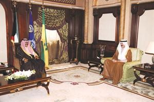 سمو ولي العهد مستقبلا رئيس جهاز الامن الوطني