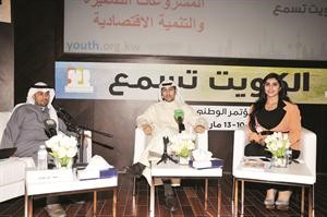 انس الصالح متحدثا عن المشروعات الصغيرة بحضور ابرار المسعود محمد خلوصي