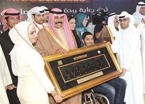 هدية تذكارية لسمو ولي العهد﻿