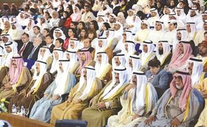 صاحب السمو الامير وسمو ولي العهد يتقدمان كبار الحضور في ختام مؤتمر الشباب﻿