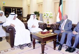 ومستقبلا مبعوث الملكة رانيا فيصل الفايز﻿