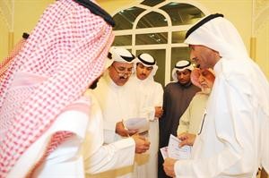 سعد الخنفور بين رواد ديوانه﻿