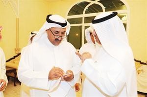 ويستقبل احد رواد ديوانه﻿