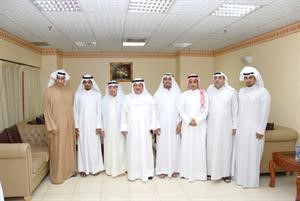 عبدالمحسن المطيري مع اعضاء جمعية المكفوفين
