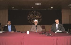 الشيخ حسين الازهري متوسطا هاريسون شيناكومار وداندري زينالي﻿