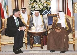 صاحب السمو الامير الشيخ صباح الاحمد خلال لقائة الرئيس التنفيذي لمجموعة سيتي بنك﻿