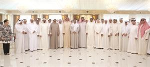سمو رئيس الوزراء الشيخ جابر المبارك ووزير الخارجية الشيخ صباح الخالد مع الشيخ محمد العبدالله والشيخ علي الخالد ووكيل الخارجية خالد الجارالله والسفير طارق الحمد وبعض الديبلوماسيين﻿