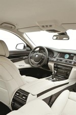 «علي الغانم وأولاده للسيارات» تطلق عرض خدمة ما بعد البيع المميز لجعل تجربة اقتناء سيارة BMW الفئة السابعة أكثر متعة