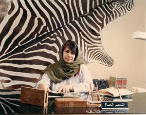 المرزوق رحمها الله في مكتب مجلة سيدتي 