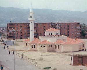 مركز السيدة غنيمة المرزوق احد المشاريع الخيرية الاسلامية للراحلة في البانيا
