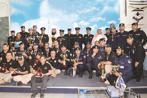 العقيد وليد الغانم مع الفائزين في المراكز الاولى بالبطولة﻿