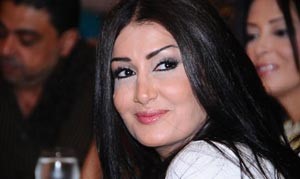 للكبار فقط.. مريض نفسياً يقيم علاقة محرمة مع غادة عبدالرازق