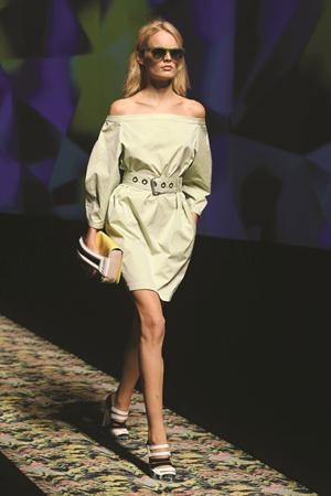 مجموعة الملابس النسائية من «كنزو» Kenzo لربيع وصيف 2013