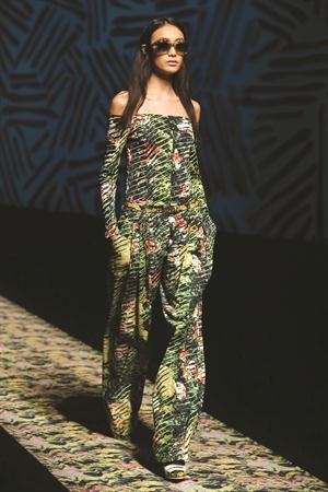 مجموعة الملابس النسائية من «كنزو» Kenzo لربيع وصيف 2013