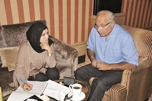 الزميلة فوزية ابراهيم محاورة الفريق احمد شفيق