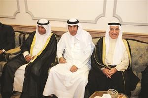 محمد ابوالحسن مع الحضور
