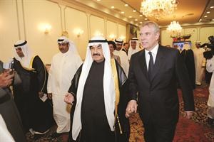 سمو الشيخ ناصر المحمد مستقبلا دوق يورك الامير اندرو